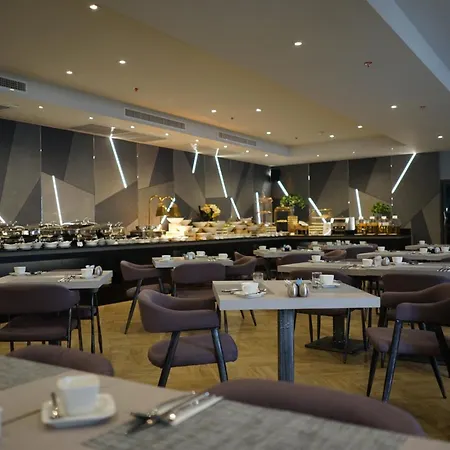 De Prime Rangnam Hotel