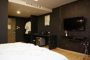 De Prime Rangnam Hotel 4*
