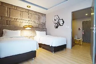 De Prime Rangnam Hotel 4*